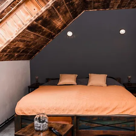 Parkhouse Apartment Roznava